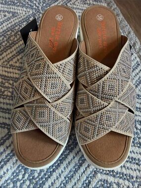bernie mev. Beige Crystal-Embellished Crisscross Slide Mules